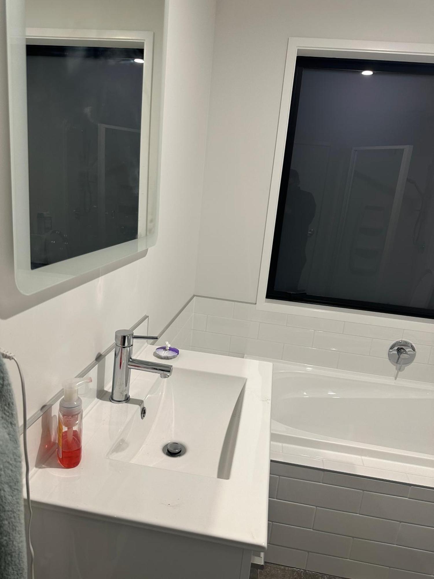 2024 Build Double Room Крайстчърч Екстериор снимка